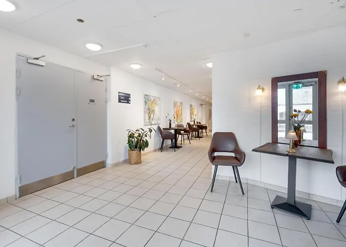 Мини-отель Hotel Hjallerup Kro 3*