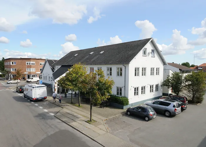 Мини-отель Hotel Hjallerup Kro Hjallerup